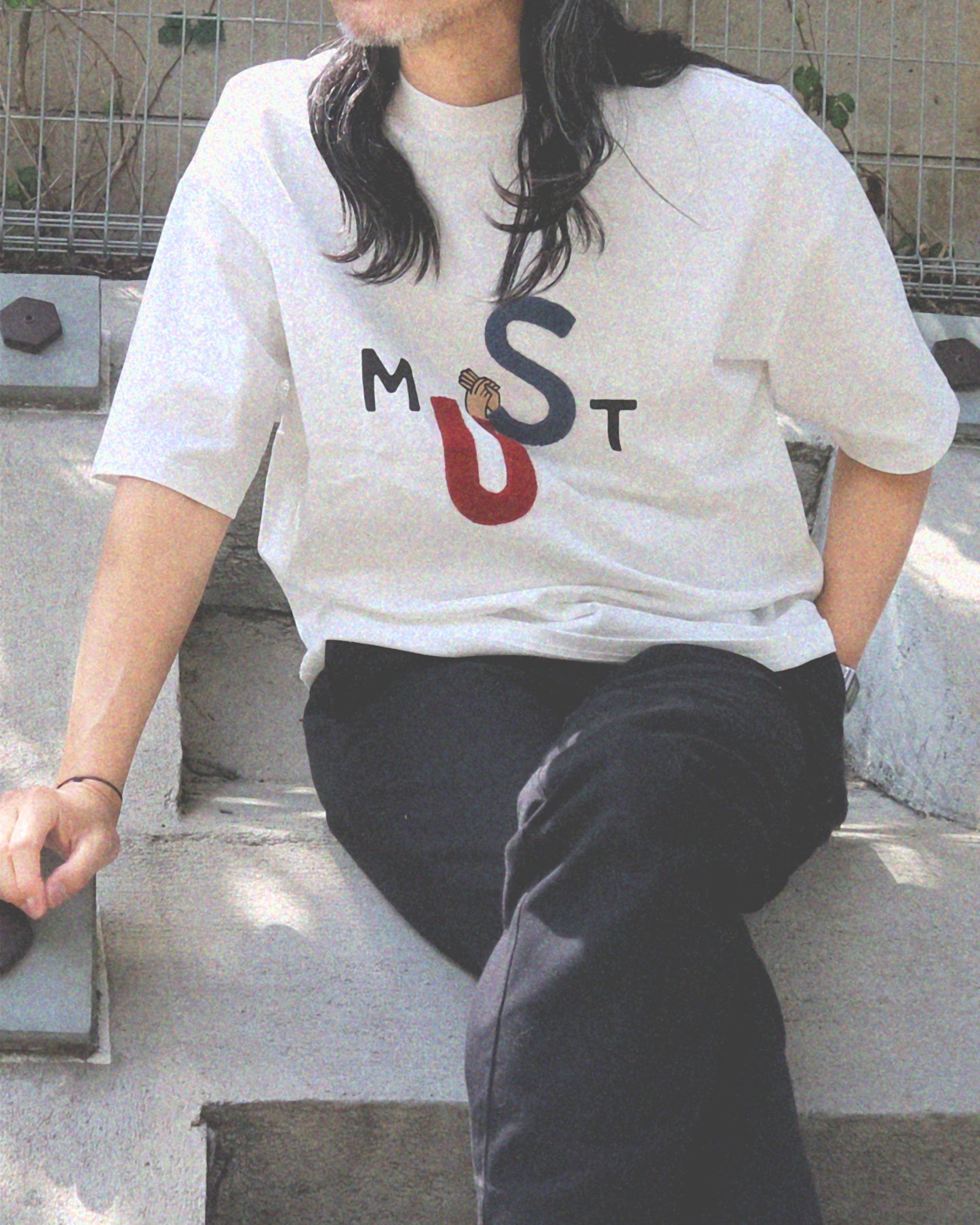 Shake Hand TEE
