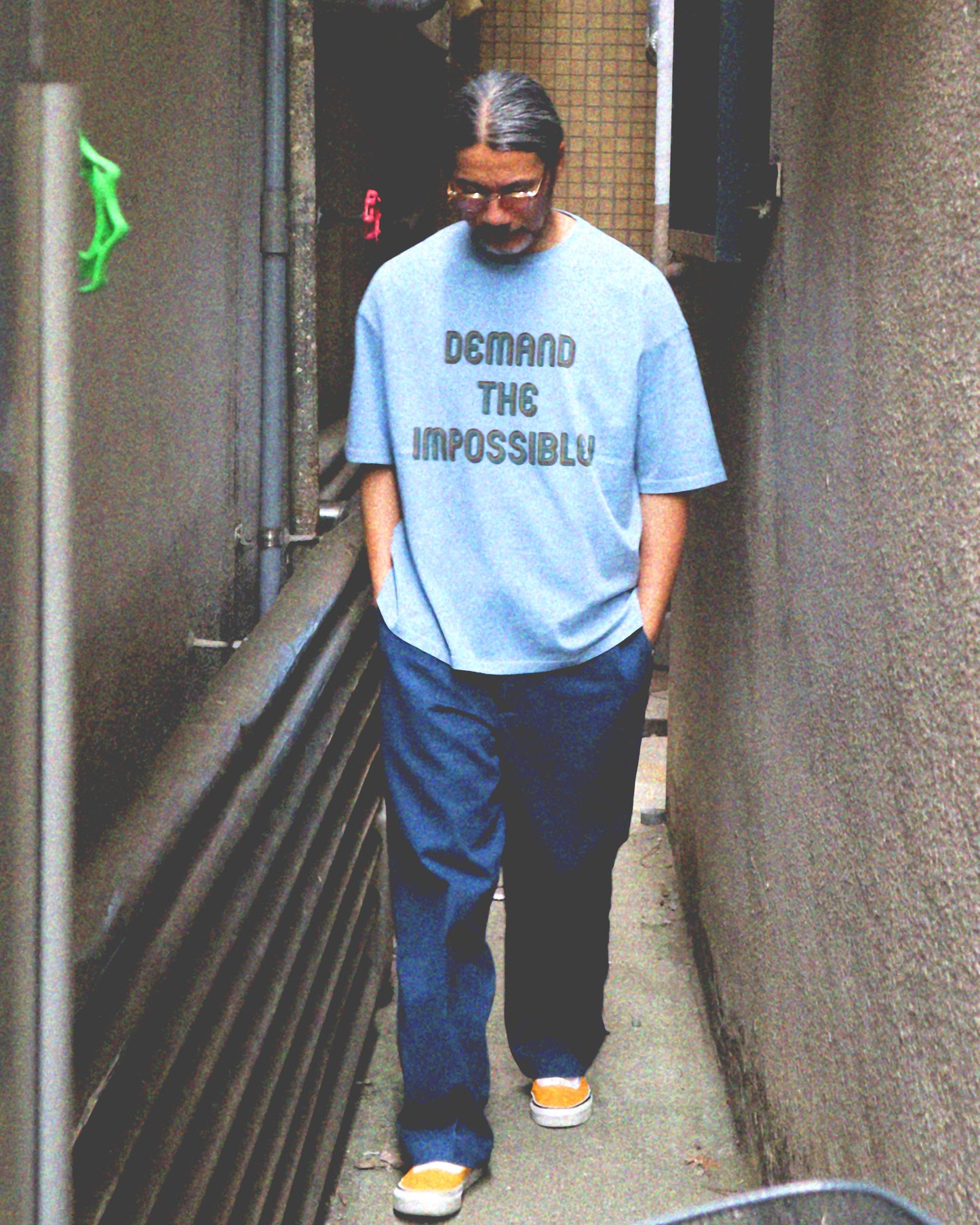 DEMAND THE IMPOSSIBLE! TEE