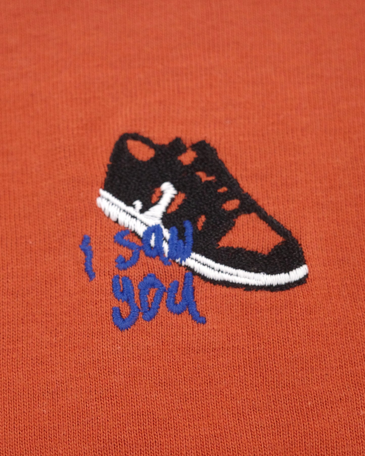 SNEAKER TEE