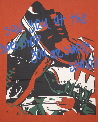 SNEAKER TEE